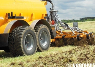 Technologie kejdy a hnoje Aplikátory kejdy Veenhuis Terraject 400 – 5.32