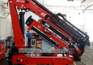 Kloubové pracovní plošiny Přívěsné kloubové pracovní plošiny Benelligru 6510/1S1
