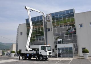 Kloubové pracovní plošiny Přívěsné kloubové pracovní plošiny CTE ZED 26 JH