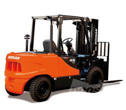 Čelní vysokozdvižné dieselové vozíky Doosan D 50 S 5 (2G)