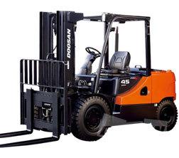 Čelní vysokozdvižné dieselové vozíky Doosan D 50 S 5 (2G)
