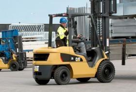 Čelní vysokozdvižné dieselové vozíky Caterpillar DP20N
