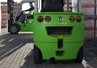 Čelní vysokozdvižné dieselové vozíky Cesab M 330
