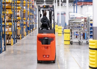 Čelní vysokozdvižné elektrické vozíky Linde E27CL