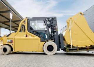 Čelní vysokozdvižné elektrické vozíky Caterpillar EP80N-900