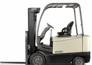 Čelní vysokozdvižné elektrické vozíky Crown FC 5225-40