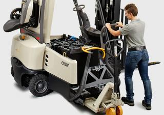 Čelní vysokozdvižné elektrické vozíky Crown SCT 6010 1.3