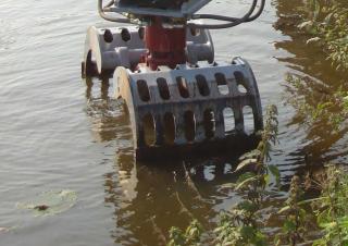 Přídavná zařízení Demoliční drapáky Demarec DRG-9-DD NOX