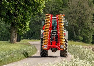 Diskové podmítače Väderstad Carrier X 525