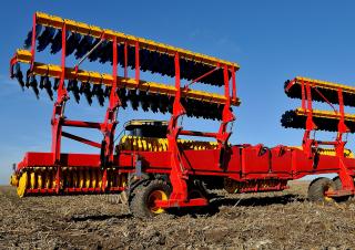 Diskové podmítače Väderstad Carrier XL 1225