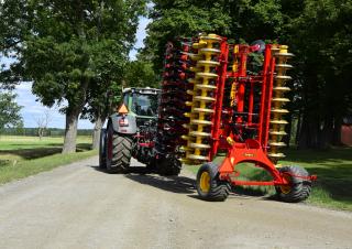 Diskové podmítače Väderstad Carrier XL 625