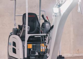 Elektrická pásová rypadla Takeuchi TB 20 e