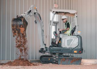 Elektrická pásová rypadla Takeuchi TB 20 e