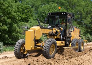 Grejdry Caterpillar 120 AWD