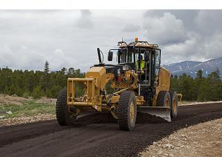 Grejdry Caterpillar 120M2