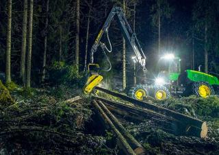 Lesní technika Harvestory John Deere 1270 G
