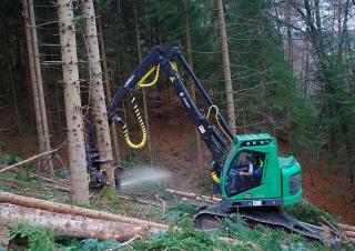 Lesní technika Harvestory Neuson Forest 243HVT