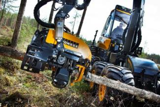 Lesní technika Harvestory Ponsse Fox