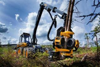 Lesní technika Harvestory Ponsse Fox