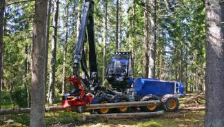 Lesní technika Harvestory Rottne H 11
