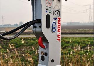 Přídavná zařízení Hydraulická bourací kladiva AJCE AB-100M