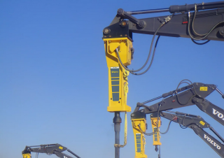 Přídavná zařízení Hydraulická bourací kladiva Epiroc HB 2000