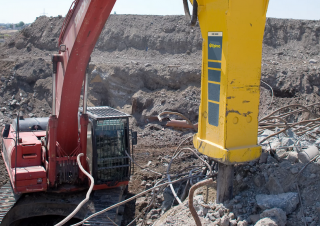 Přídavná zařízení Hydraulická bourací kladiva Epiroc HB 3600