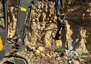 Příslušenství Hydraulická bourací kladiva OSA Demolition Equipment MB 10