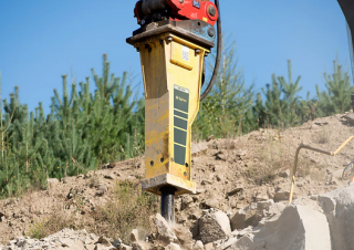 Přídavná zařízení Hydraulická bourací kladiva Epiroc MB 1650