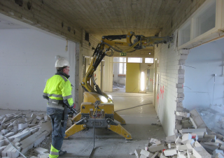 Přídavná zařízení Hydraulická bourací kladiva Epiroc SB 152