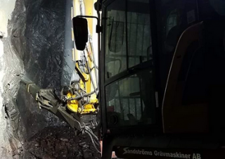 Přídavná zařízení Hydraulická bourací kladiva Epiroc SB 452 T