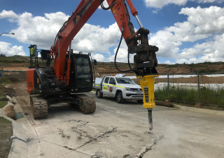 Přídavná zařízení Hydraulická bourací kladiva Epiroc SB 552