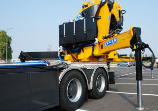 Hydraulické nakládací jeřáby Effer 1355 9S