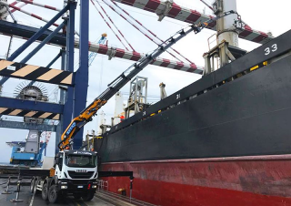 Hydraulické nakládací jeřáby Effer 1355 9S