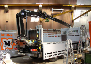 Hydraulické nakládací jeřáby Cormach 16600 E1