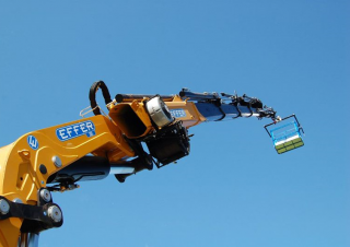Hydraulické nakládací jeřáby Effer 385 8S