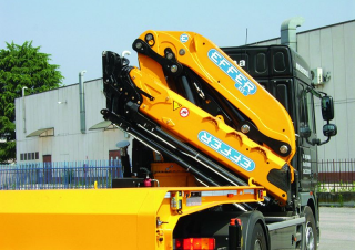 Hydraulické nakládací jeřáby Effer 455 4S