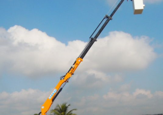 Hydraulické nakládací jeřáby Effer 80 3S