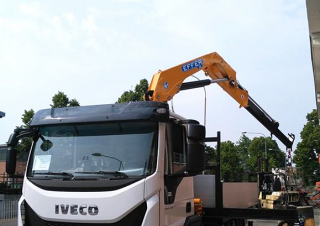 Hydraulické nakládací jeřáby Effer 80.2 3S
