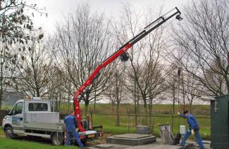 Hydraulické nakládací jeřáby Fassi F 38 A 0.23 active