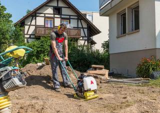 Vibrační desky Jednosměrné vibrační desky Ammann APF 1033