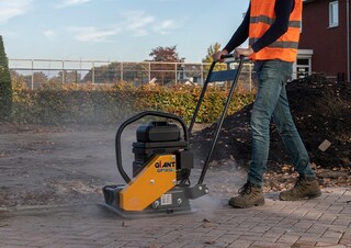 Vibrační desky Jednosměrné vibrační desky Giant GP1950E