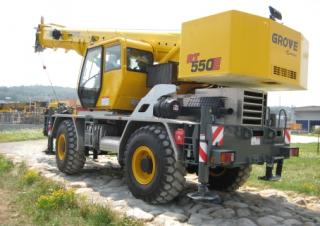 Jeřáby pro těžký terén Grove RT550E