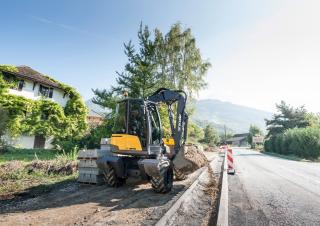 Kolová rypadla Mecalac 12 MTX