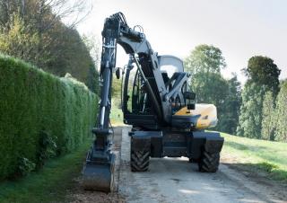 Kolová rypadla Mecalac 12 MTX