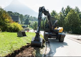Kolová rypadla Mecalac 12 MTX