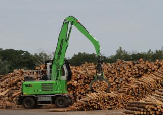 Manipulátory s materiálem Sennebogen 723M E