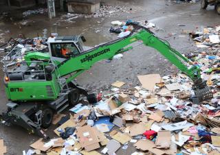 Manipulátory s materiálem Sennebogen 817M E 