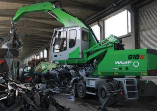 Manipulátory s materiálem Sennebogen 818M E