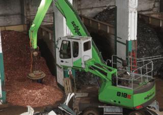 Manipulátory s materiálem Sennebogen 818M E